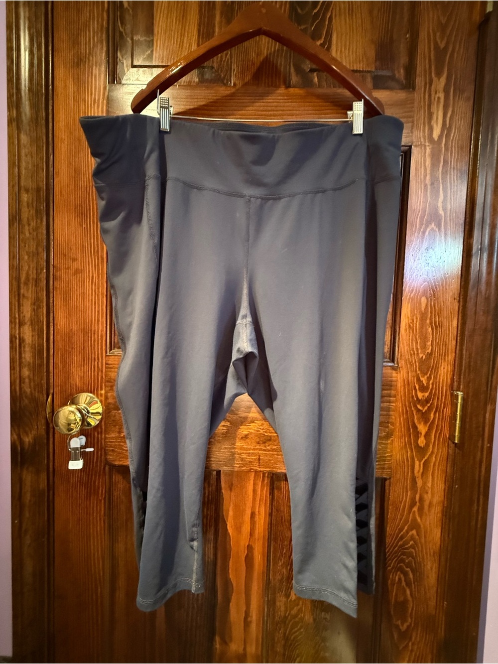 Livi Active Dark Gray Plus Capri Leggings